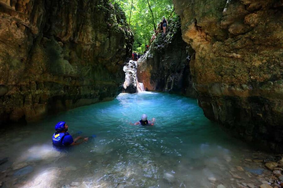 27 Waterfalls of Damajagua Adventure special for cruisers - What to bring for a fully wet afternoon