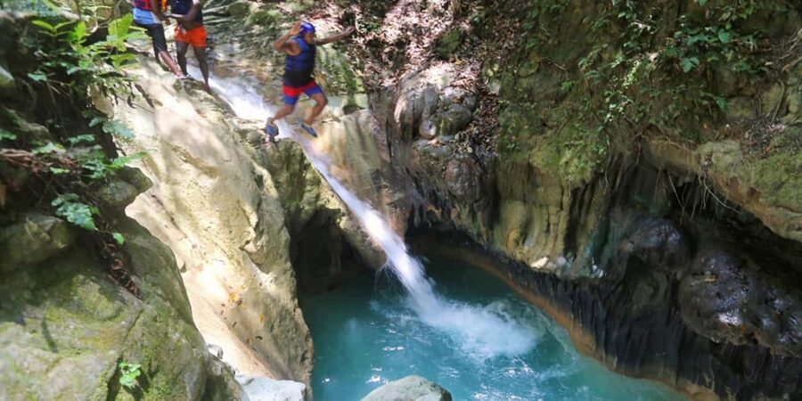 27 Waterfalls of Damajagua Adventure special for cruisers - The 30-minute hike through Puerto Plata’s forest