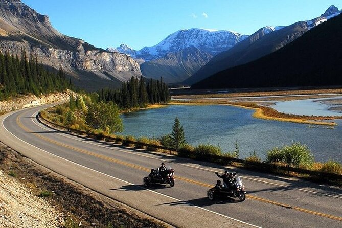 3-Day Columbia Icefield & Jasper Tour from Calgary,airport pickup - Lunch at the historic Maligne Lake site