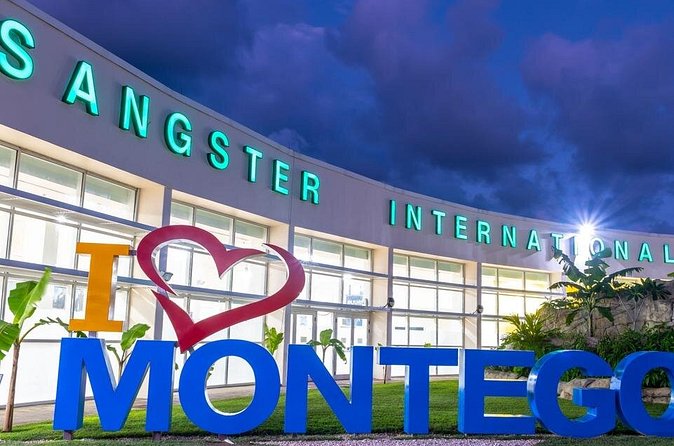 Airport Pickup, Dropoff to any Resort or Airbnb in Montego Bay - Local conversation instead of a silent ride