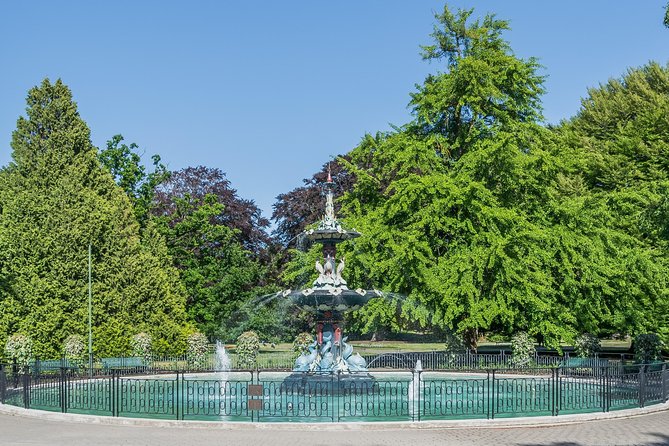 Akaroa Shore Excursion: Banks Peninsula, Christchurch City and Giants House Tour - Thirty minutes in the Christchurch Botanic Gardens