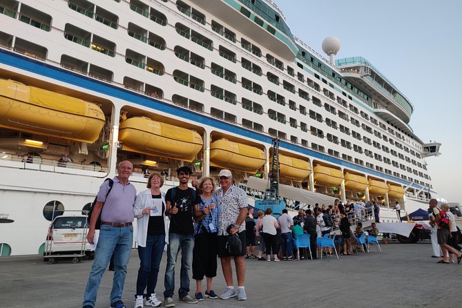 All inclusive Mumbai Shore Excursion from Mumbai port - Meeting your guide at Mumbai Port