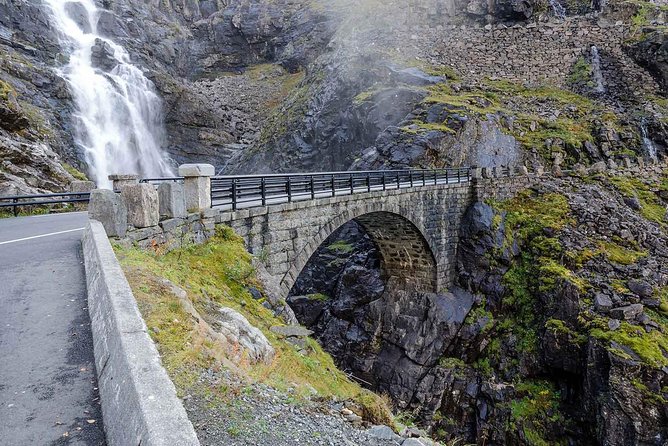 Andalsnes Shore Excursion: the Troll Road and Troll Wall - The Trollstigen viewpoint is worth the short stop