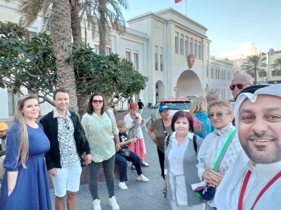 Bahrain Full-Day Highlights Tour:Manama,Desert&Tree of Life - Starting at Al Fateh Grand Mosque