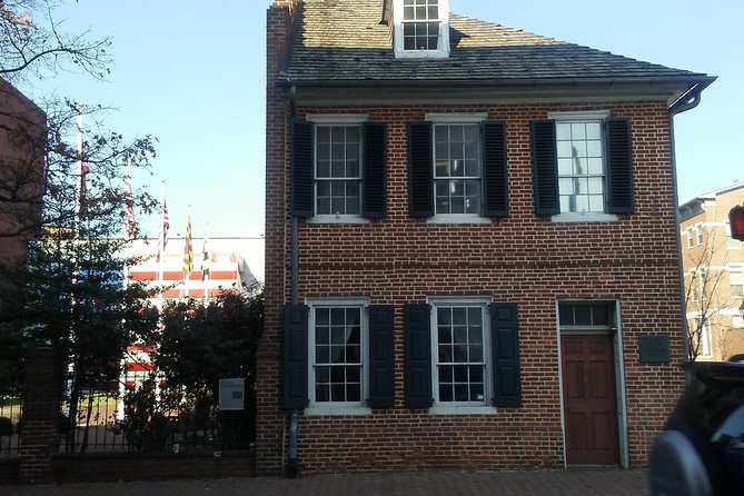 Baltimore's Cruise ship Tour-shuttle service - Fort McHenry gives the tour its strongest anchor