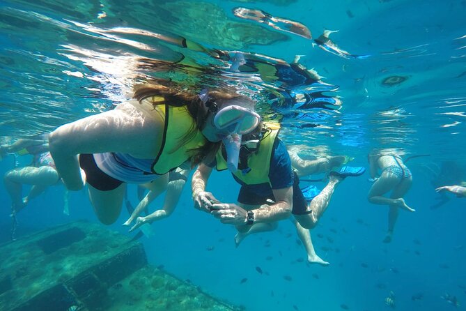 Barbados Shore Excursion: Barbados Surf & Turf - A break at Savvy on the Bay