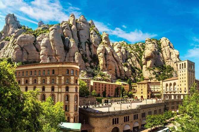 Barcelona Tour from Your Cruise Ship - Plaça d’Espanya and Montjuïc views