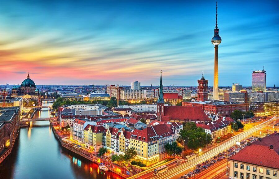 Best Berlin Shore Excursion from Warnemunde or Rostock Port - Charlottenburg Palace and the western side of Berlin