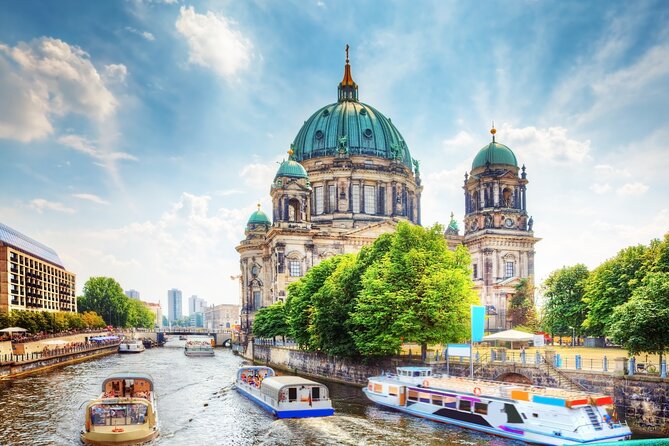 Best Berlin Shore Excursion from Warnemunde Rostock Cruise Port - Meeting your Berlin guide at Charlottenburg Palace