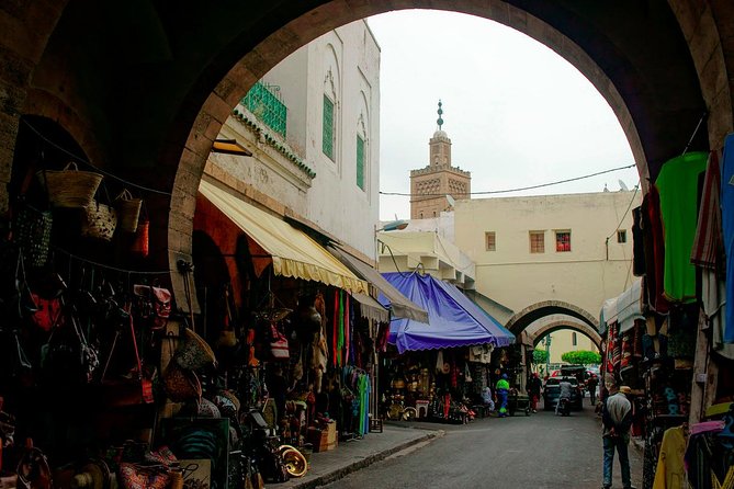 Casablanca & Grand Mosque Shore Excursion - Royal Palace: a short look behind the walls