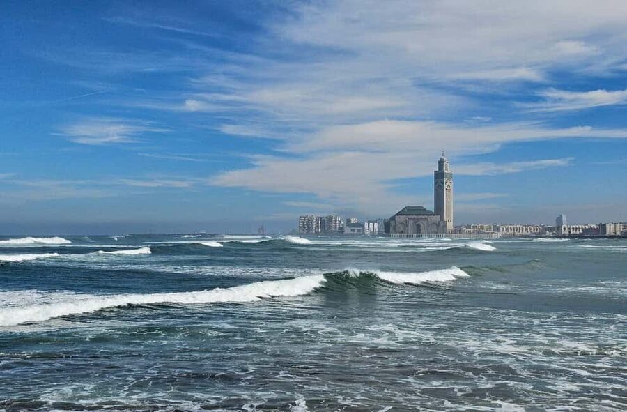 Casablanca: Tour & Guided Mosque Ticket Cruise Excursion - Mint tea and a taste of local food