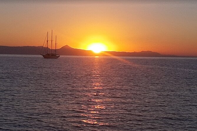 Catamaran ride at sunset from the Port of Denia - What the 90-minute cruise feels like