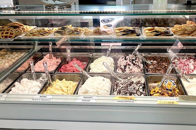 Civitavecchia Cultural Walk & Food Sampling - Italian coffee and pastry at La Fontana