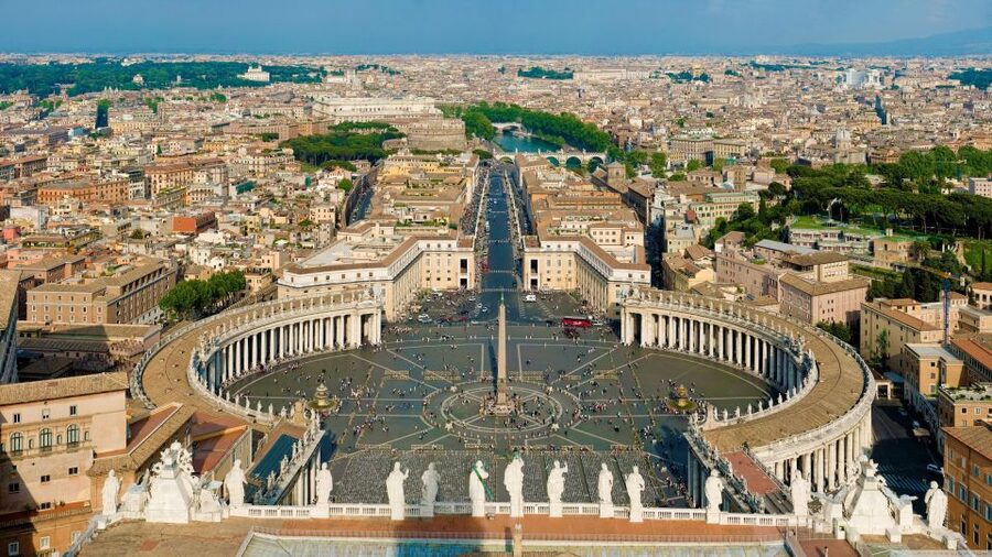 Civitavecchia: Full-Day Private Shore Excursion Tour of Rome - What the driver-guide role really includes