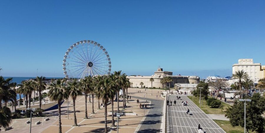 Civitavecchia: Hop-On Hop-Off Bus Ticket with Audio Guide - What you see around the old port