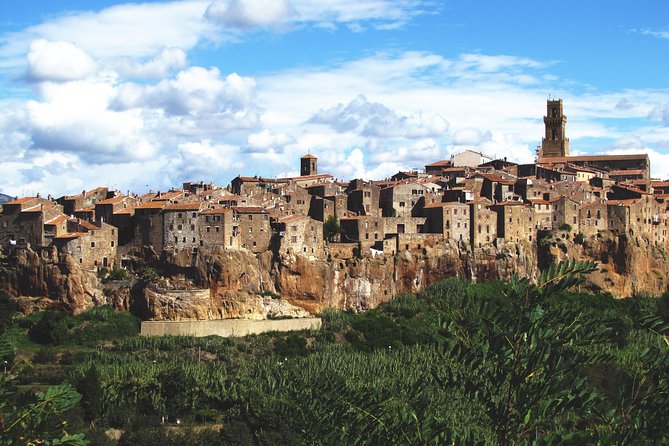 Civitavecchia: Tuscany Full-Day Guided Trip w/Wine Tasting - Pitigliano and its dramatic tufa cliffs