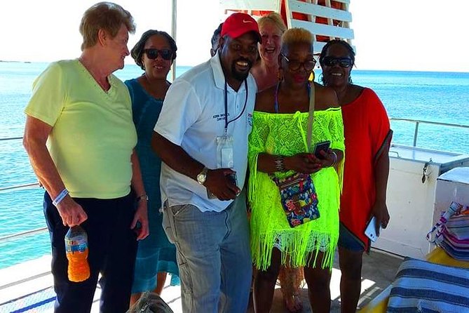 Cruise Ship Combo: Sloths, Chocolate Factory, City Tour, Beach, Private Shuttle - A good Roatan port day without a rigid schedule