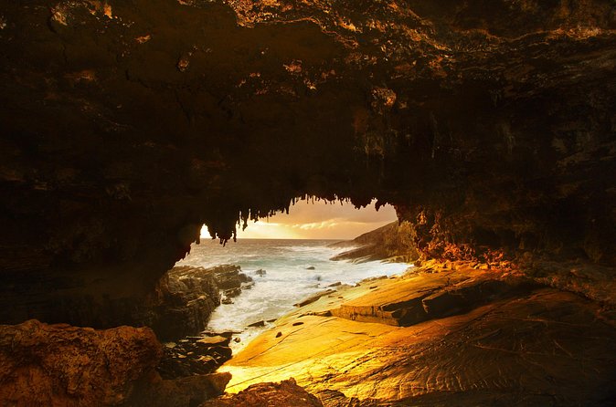 Cruise Ship Flinders Chase Tour - Remarkable Rocks delivers the day’s first great photo stop