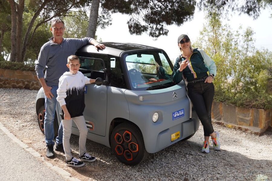 Cruise Terminal Pickup: Málaga in 2 Hours by Electric Car - How the Guide System Works