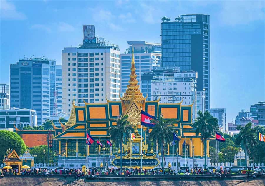 Day trip from Sihanoukville to Phnom Penh for Cruise Ship - Independence Monument and King Father Sihanouk