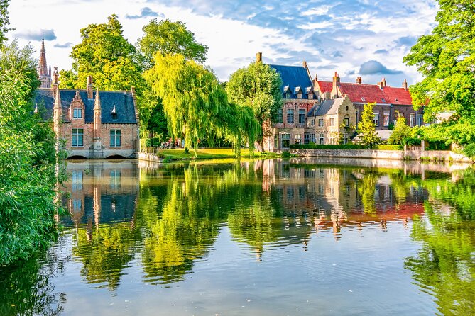 Deluxe Bruges Excursion and Canal Cruise from Cruise Terminal - How the shared format affects the day