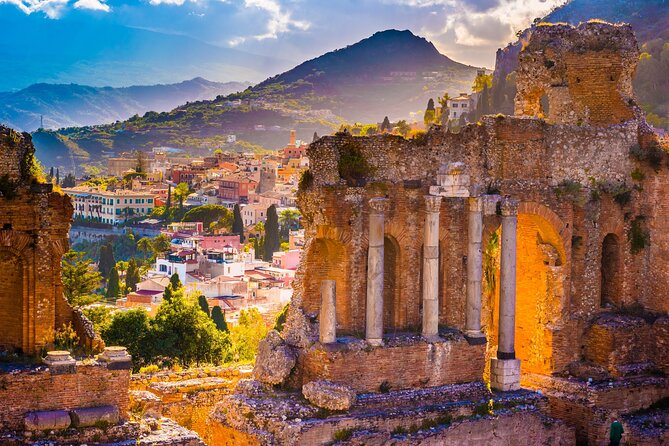 Deluxe SicilyTaormina and Savoca Tour from Messina Cruise Port - Taormina begins on Corso Umberto