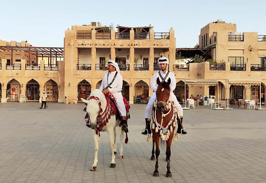 Doha City Highlights Tour & Cruise Terminal Pickup Dropoff - One hour inside Souq Waqif