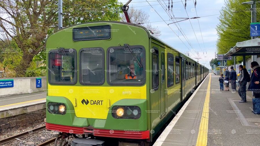 Dublin: Cruise Excursion Hop-On Hop-Off Tour & Rail Ticket - Whiskey, Guinness, and the western route