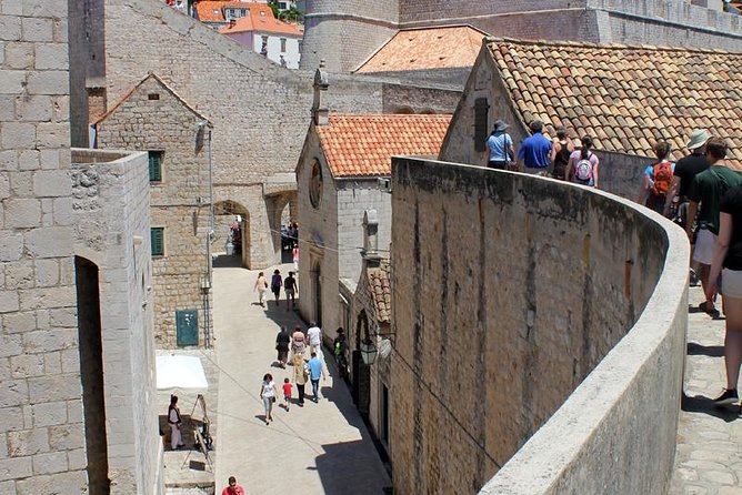 Dubrovnik Shore Excursion: Game of Thrones Tour (City Walls ticket included) - Why Dubrovnik works so well for a Game of Thrones tour