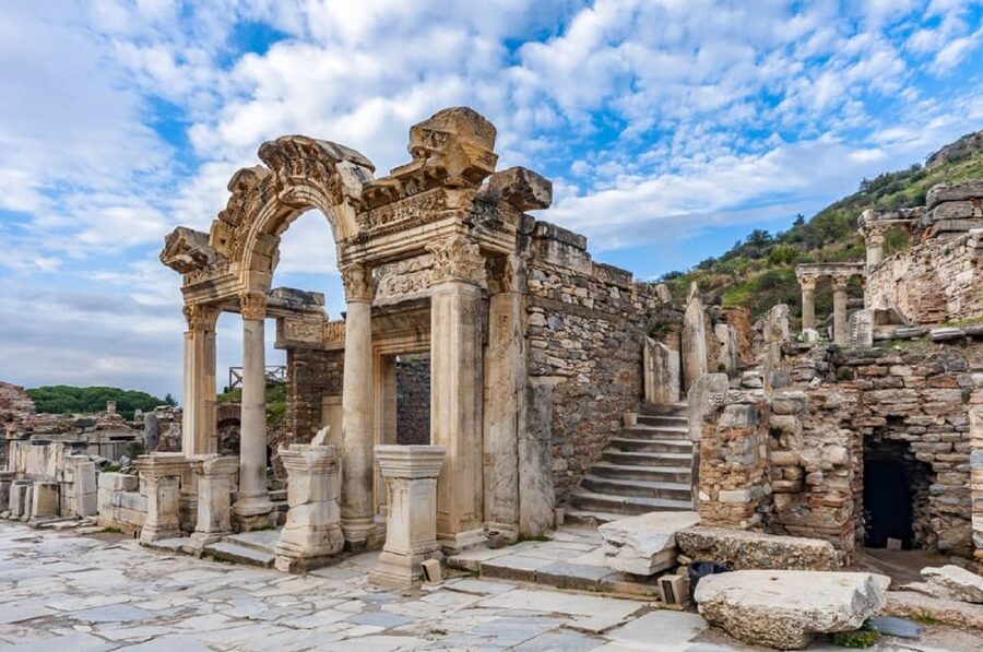 Easy Ephesus Shore Excursion – 4 Hours with Licensed Guide - The Archaeology Museum for the pieces Ephesus cannot keep