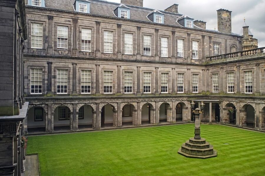 Edinburgh Shore Excursion: City Tour & Royal Yacht Britannia - Edinburgh by coach, from Old Town to New Town