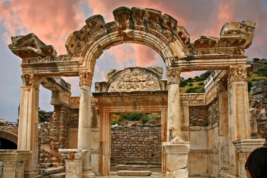 Ephesus Ancient City Highlight Tour For Cruisers - The downhill walking tip that can save your legs