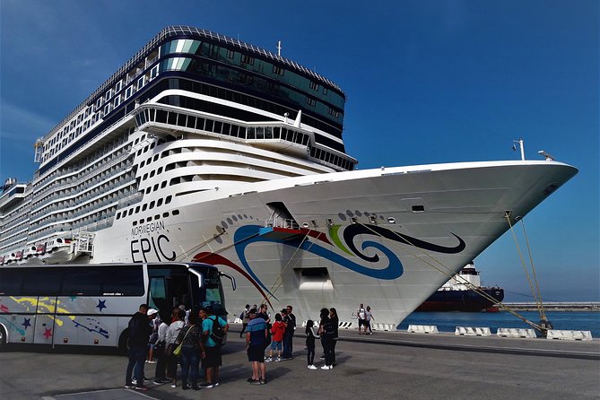 Florence and Pisa: Round Trip Tour from Livorno Cruise Port - A private route from Livorno to Tuscany’s two headline cities