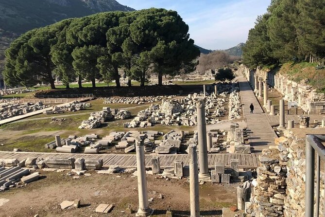 FOR CRUISERS: Best of Ephesus Tour with GUARANTEED ON-TIME RETURN - Kusadasi views, shopping, and local choices