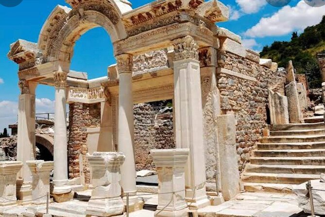 FOR CRUISERS: Skip The Lines PRIVATE EPHESUS TOUR &On Time Return - Shopping, carpets, pottery, and keeping control of your day
