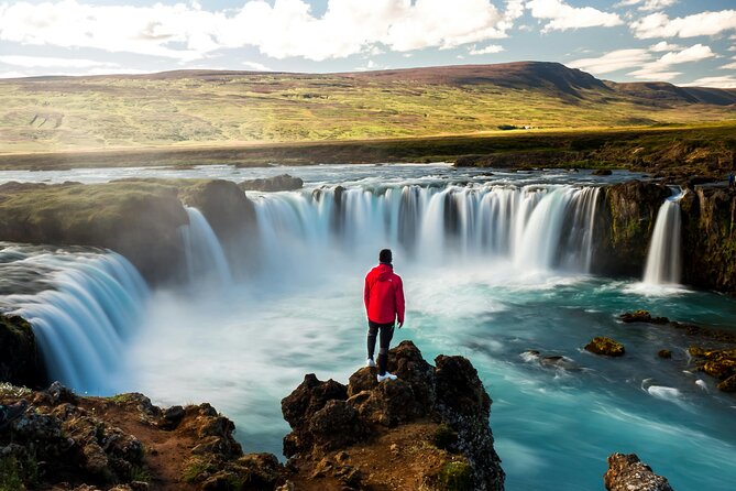 From Akureyri Port: Godafoss Waterfall Tour for Cruise Ships - Crowds and the best time to go