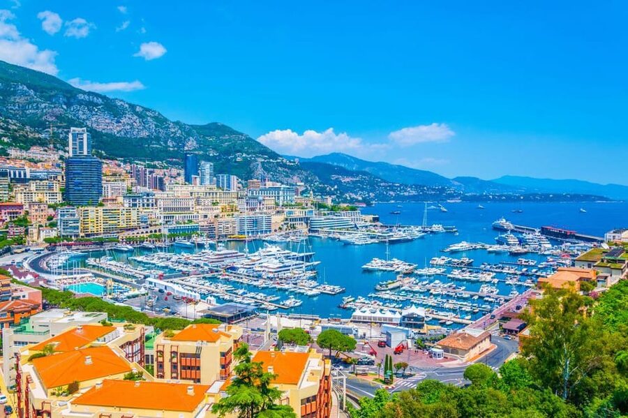 From Cannes: Shore excursion to Eze, Monaco, Monte Carlo - Guide style and language choices