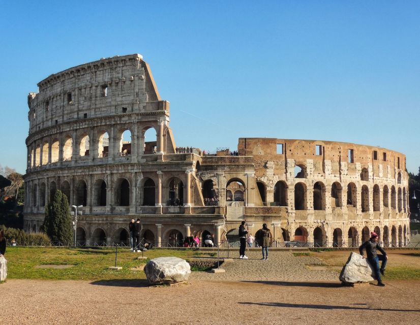 From Civitavecchia: Private Rome Highlights Tour w/ Tickets - A one-hour lunch break at a local restaurant