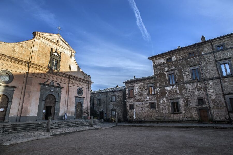 From Civitavecchia: the Dying City and Monster Park Tour - Should you book this tour?