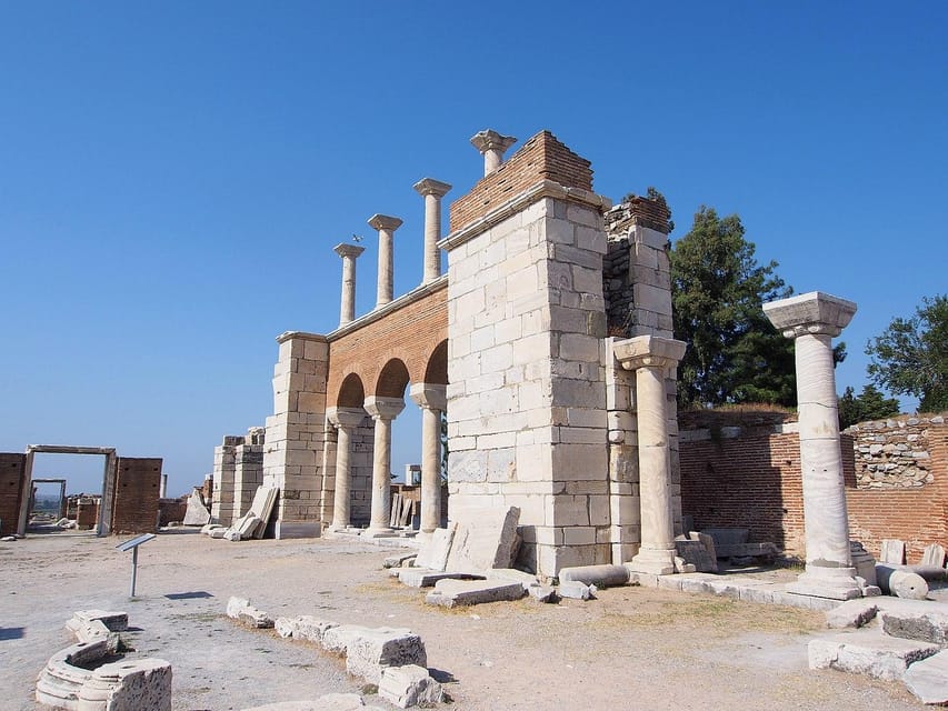 From Kusadasi : Ephesus Tour – Tailored for Cruisers - The leather or carpet center question