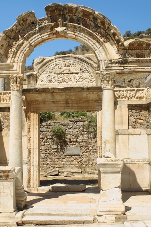From Kusadasi: Private Ephesus Tour for Cruise Passengers - Meeting your guide at Kusadasi Cruise Pier