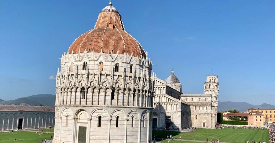 From La Spezia: Round-Trip to Pisa Cruise Shore Excursion - Meeting the green-shirted escort at La Spezia