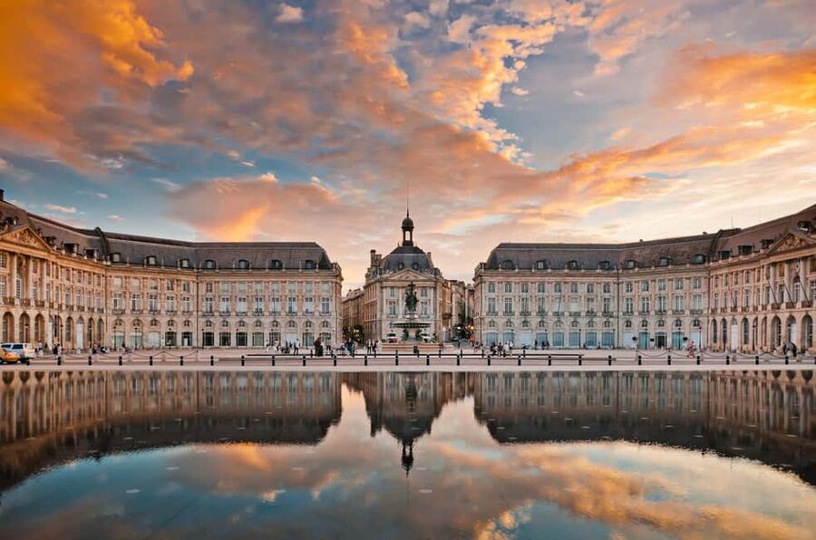 From Le Verdon Cruise Port: Bordeaux Guided Shore Excursion - Place de la Bourse and the Water Mirror