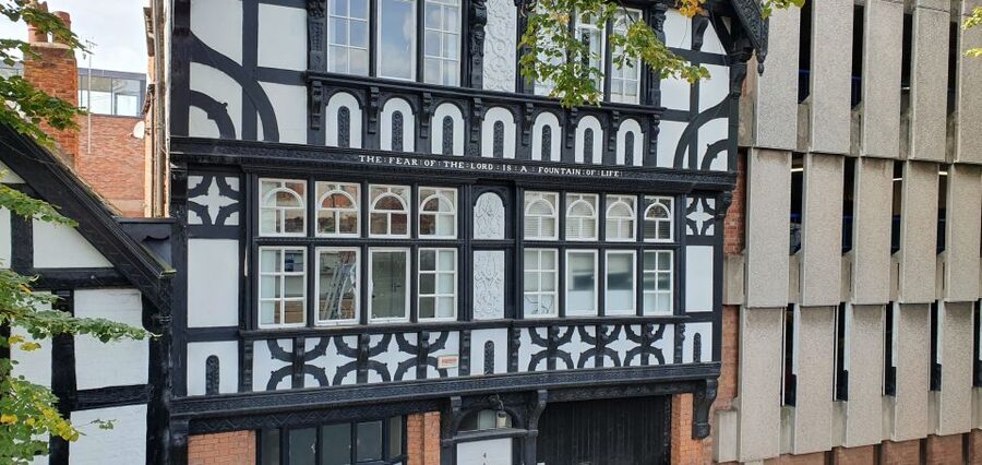 From Liverpool: Chester Sightseeing Half-Day Shore Excursion - Eastgate Clock and the city’s layers