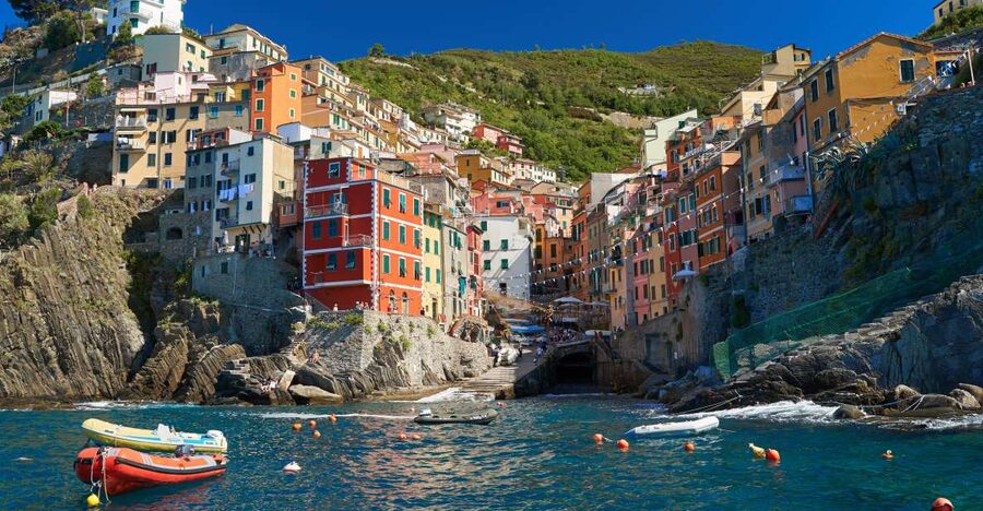 From Livorno: Day Trip to Pisa and Cinque Terre's Manarola - One busy day, two very different Italian stops