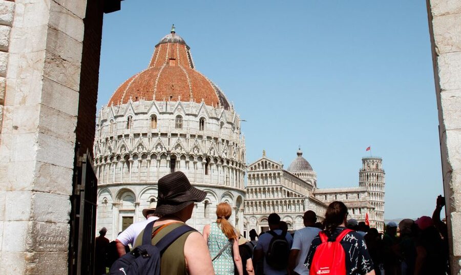 From Livorno: Day Trip to Pisa and Cinque Terre's Manarola - What the guides add to the day