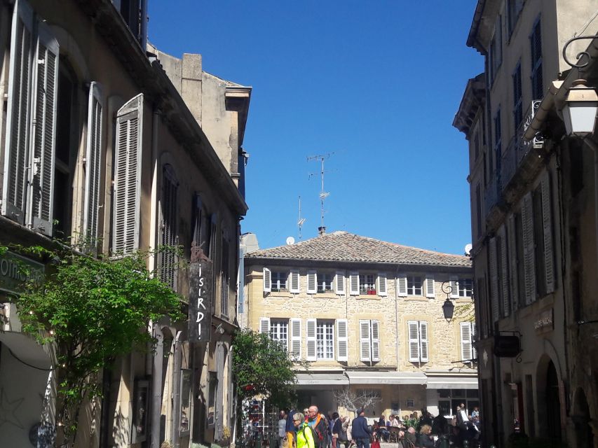 From Marseille Cruise Port: Luberon Villages - Lourmarin: castle views and one hour to wander