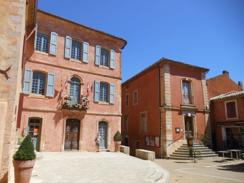 From Marseille Cruise Port: Luberon Villages - Roussillon: ochre color and the longest stop