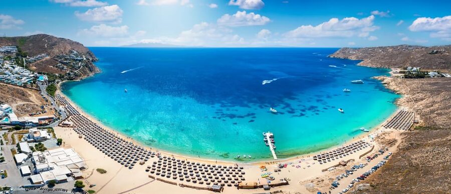 From Mykonos Cruise Port: Old Town Visit and Beach Getaway - Walking From the Old Port Into Mykonos Town