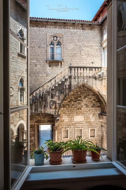 From SPLIT Cruise Port: Exclusive Tour of Split and Trogir - Trogir’s medieval island-town character